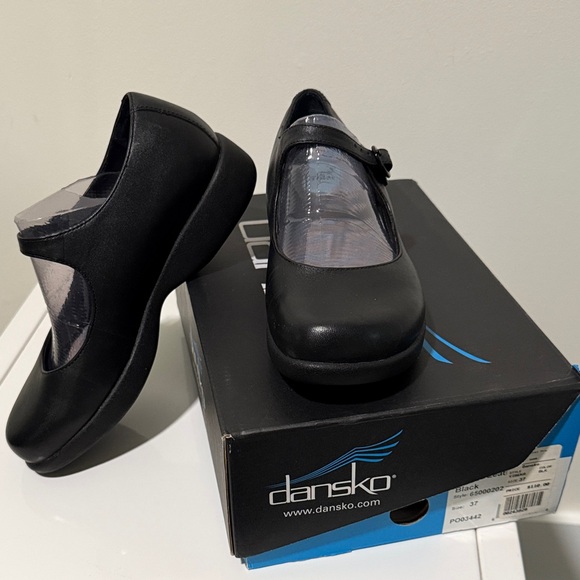 Dansko Shoes - Dansko Women's Vibeka Black Mary Jane Shoes